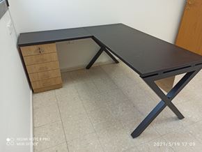 שולחן מזכירה/מנהל עבודה יצור עצמי לפי מידות רגל X , + קושרות + רתומה וארגז מגירות רגל