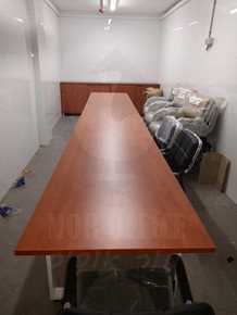 שולחן ישיבות ארוך צבע קוניאק